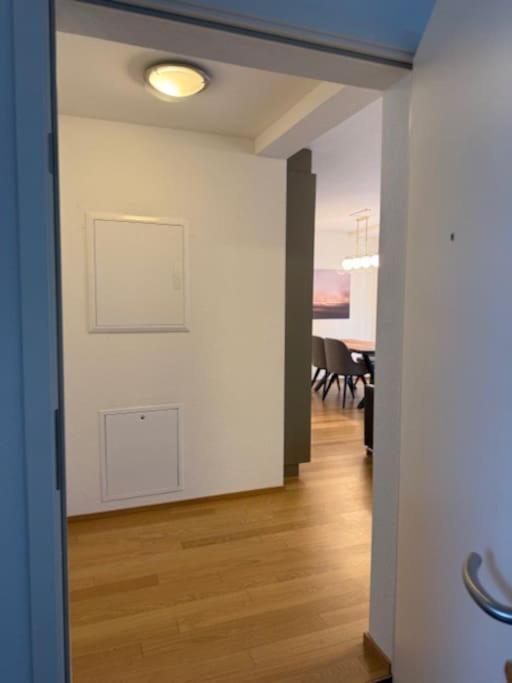 Modern 1br With In Trendy Area - West 10 * Zürich