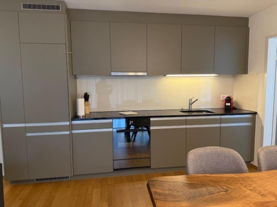 Modern 1br With In Trendy Area - West 10 Zürich